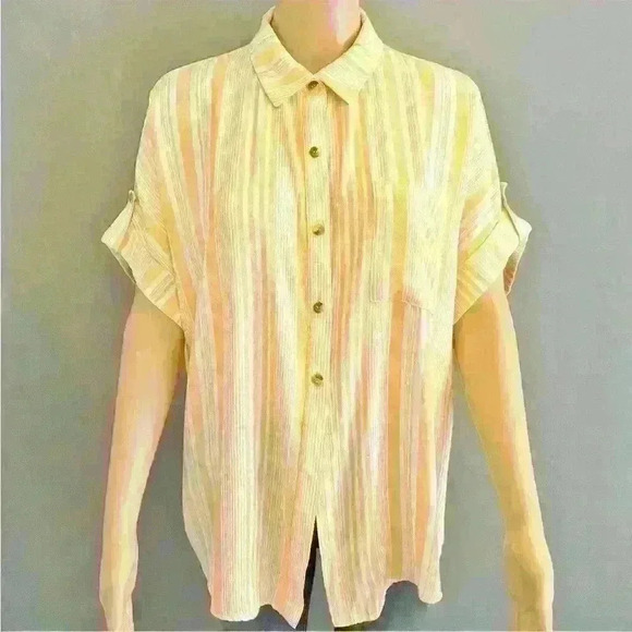 GILLI Oversized Pastel Yellow  Stripes Short Sleeves Button Down Shirt Blouse. - Picture 1 of 9
